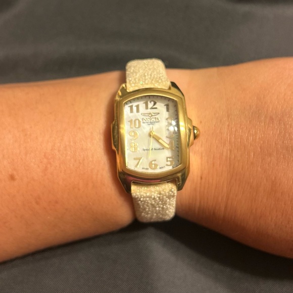 Invicta Accessories - Invicta woman’s watch